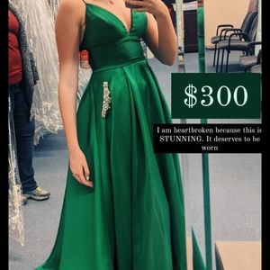 MARK DOWN SHERRI HILL PROM PAGEANT DRESS